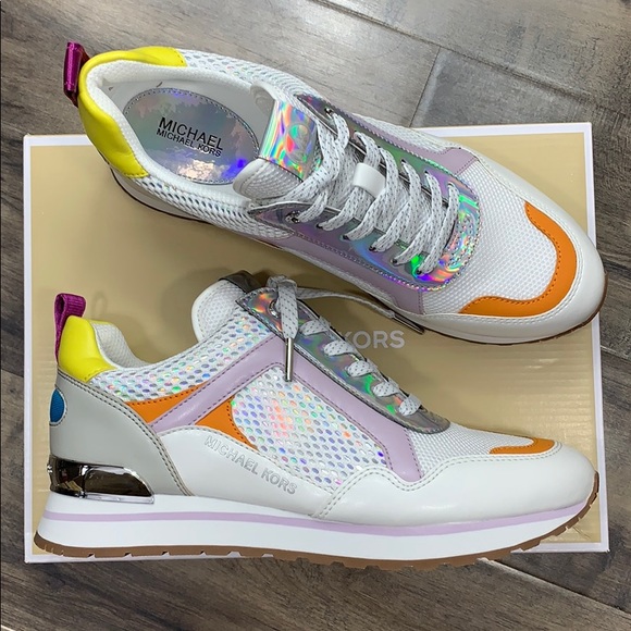 MICHAEL KORS WILMA TRAINER METALLIC PU OPT/SILVER - Picture 2 of 16